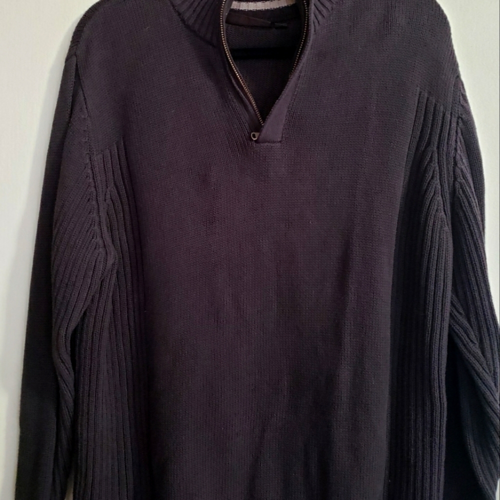 MEN'S sweater